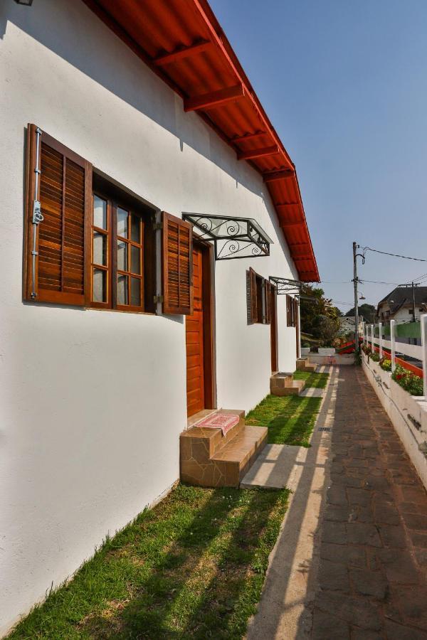 Pousada Villaggio Di Roma Campos do Jordão Екстериор снимка