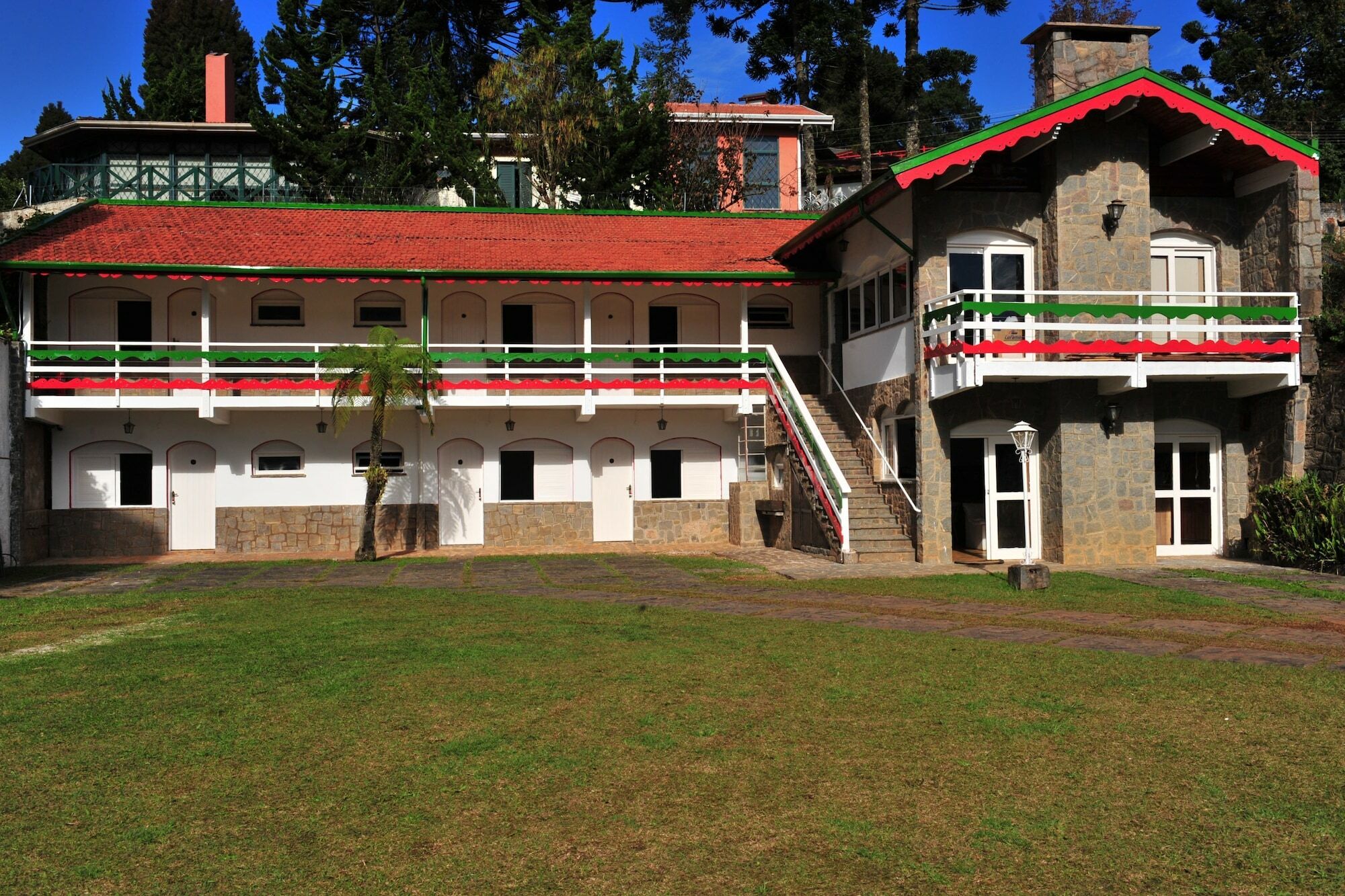 Pousada Villaggio Di Roma Campos do Jordão Екстериор снимка